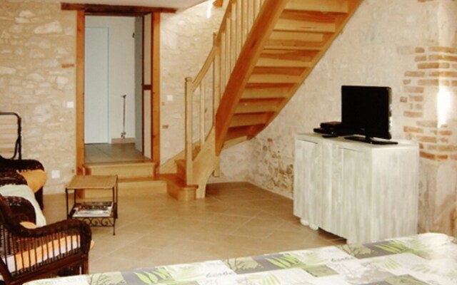 House With 3 Bedrooms in Grézels, With Private Pool and Furnished Gard