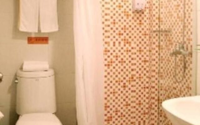 Home Inn Shanghai Nanjing Road Walking Street