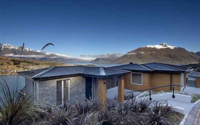 Bel Lago - every room with a lake view
