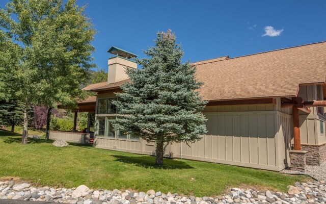 Big Sky - Crail Creek Retreat