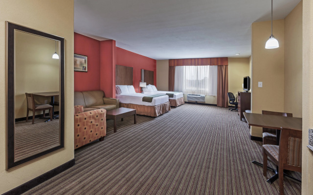 Holiday Inn Express & Suites Cleveland