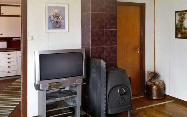 6 Person Holiday Home in Halsanaustan