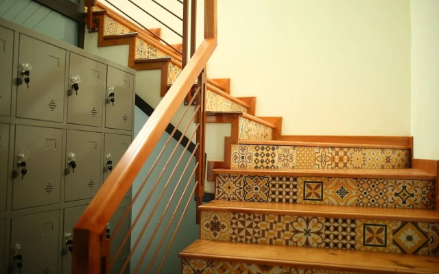 L hostel