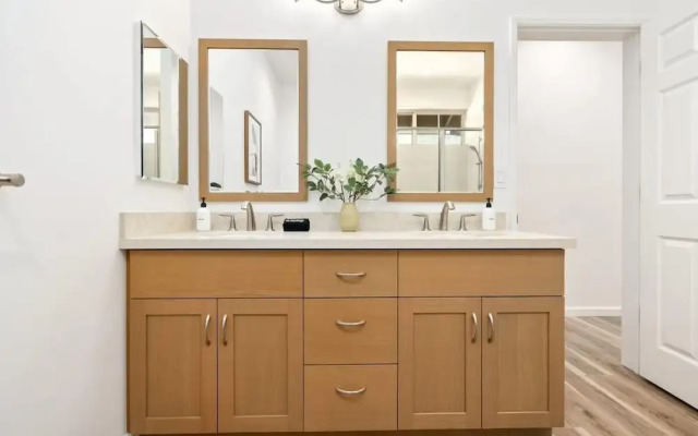 @ Marbella Lane - Mesmerizing Ocean + MT Views