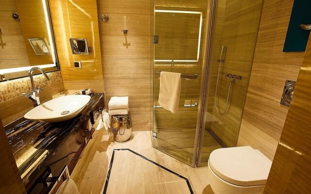 Hongkou Silver Hotel