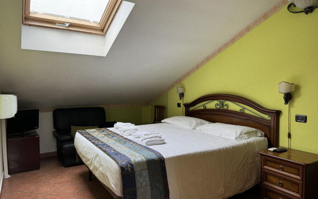 Euro House Inn Airport