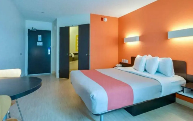 Motel 6 Biloxi, MS - Beach