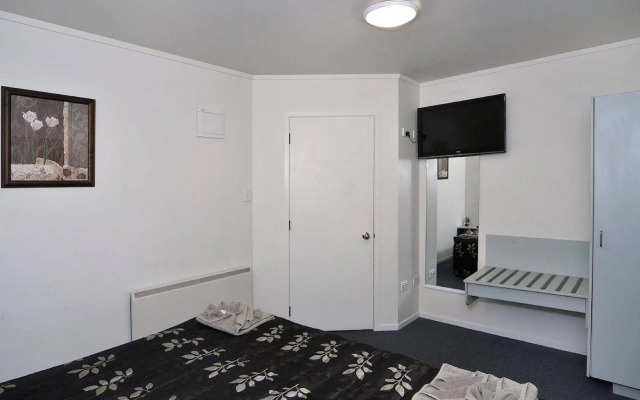 Fenton Court Motel
