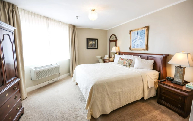 The Historic Summit Inn