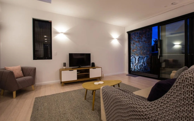 White Room Apartments