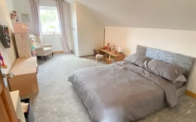 3 Bedroom House, Hot Tub,torbay, Sleeps 6, Parking