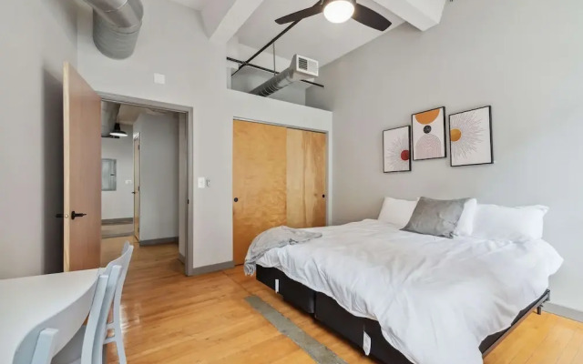 Spacious 2BR Downtown Retreat