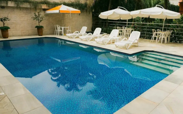 Hotel Camburi Praia