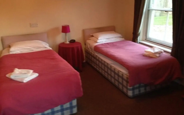 Tudor Rose Hotel