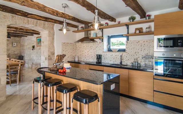 Stunning Villa in Kringa With Swimming Pool