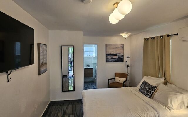 Sirena Azul SoBe Suite 1