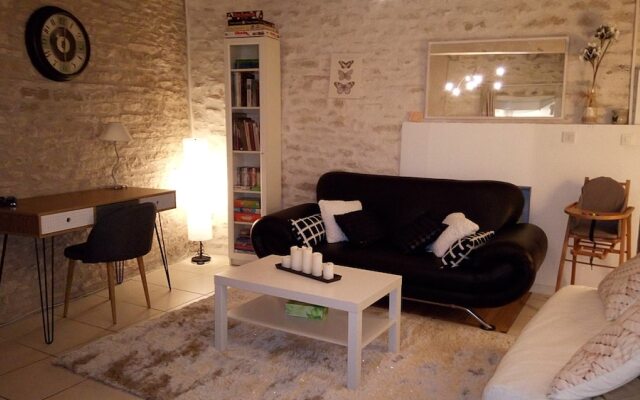 Holiday home Aqueducienne