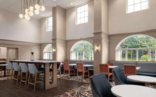 Hampton Inn & Suites Newport/Middletown