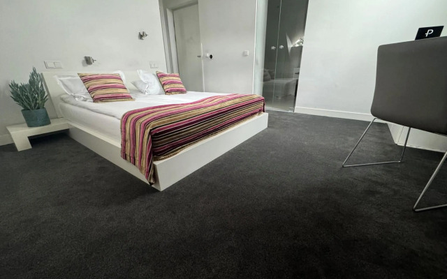 Platinum Residence Boutique Hotel