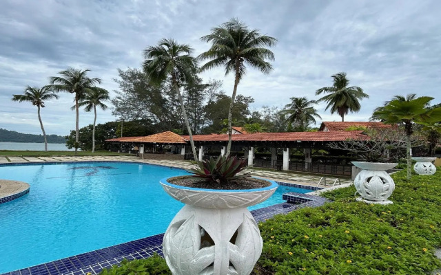 Puteri Bayu Beach Resort
