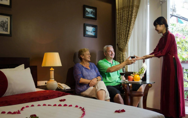 Golden Lotus Legend Hotel