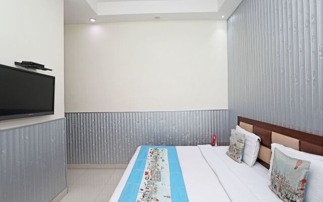 OYO 4882 Hotel Golden Park