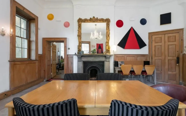 Fantastically Unique House for 3 With Large Garden