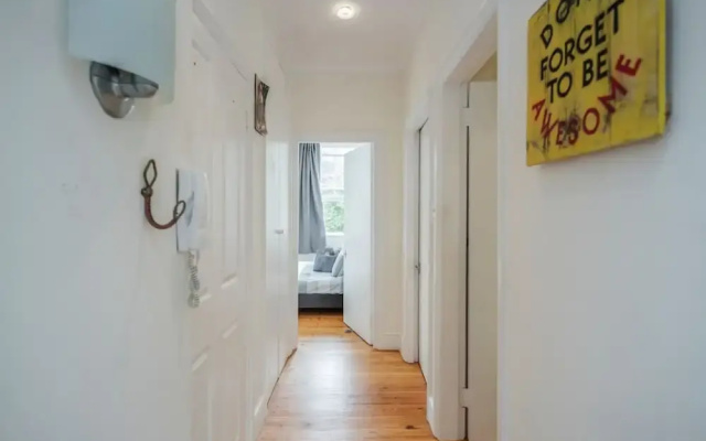 Stylish 1BR Kensington Home With Balcony