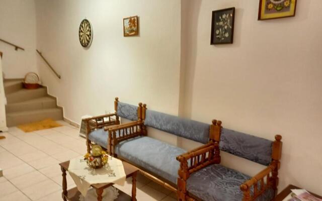 Gintana House