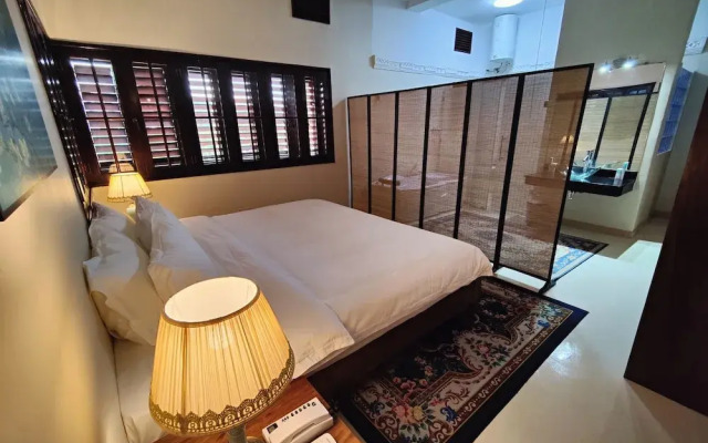 Yushili Hotel & Restaurant