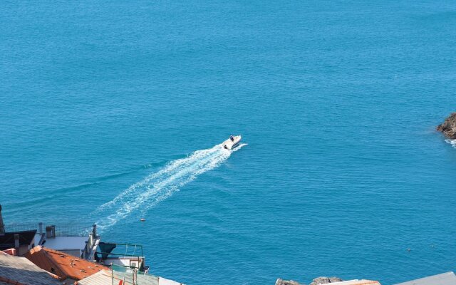 L'Artista Exclusive Sea View Apartment