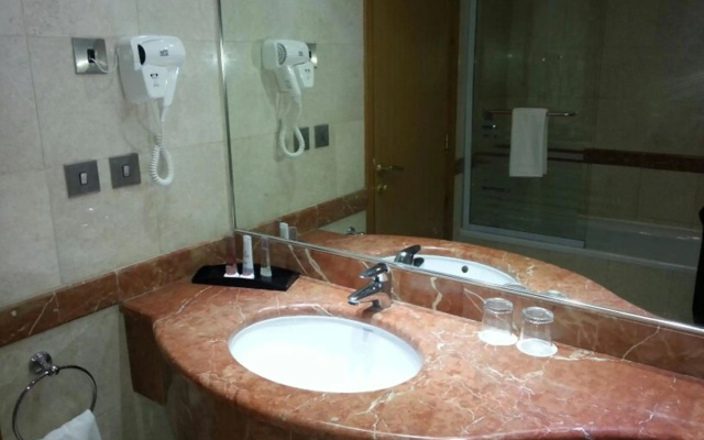 Nozol Royal Inn Hotel
