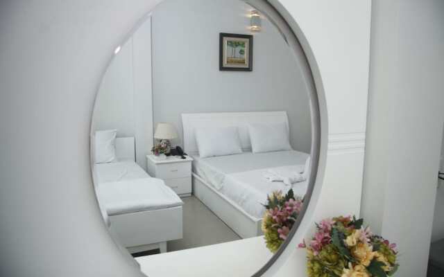 White Diamond PN Hotel