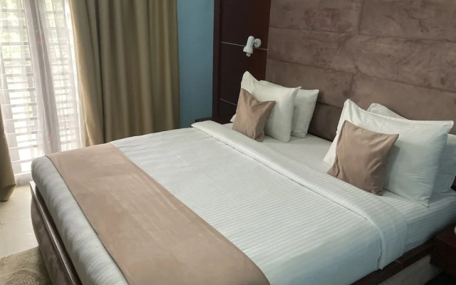 Mont Kalm Swiss Pearl Continental Hotel