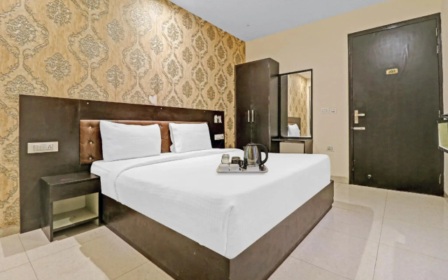 OYO Townhouse 516 Hotel N Suites