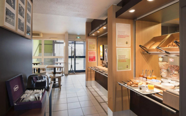 B&B HOTEL Grenoble Université 1