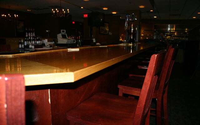 Maron Hotel & Suites