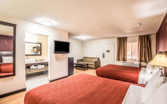 Colby Inn and Suites