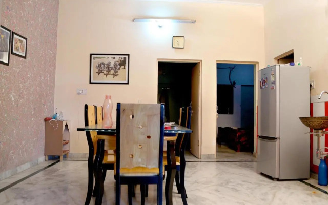 Tuk Tuk Homestay