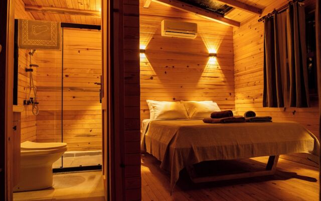 Goat Bungalow and Camping
