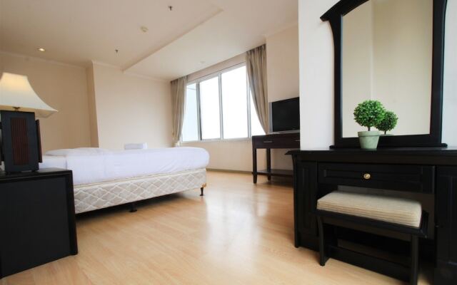 3 Bedroom at FX Sudirman by Travelio