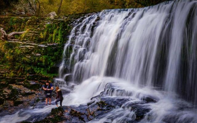 Waterfall Lodge