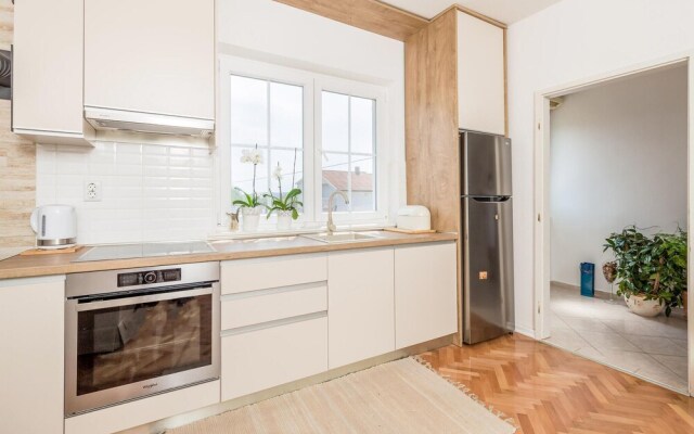 Nice Home in Povljana With Wifi and 2 Bedrooms