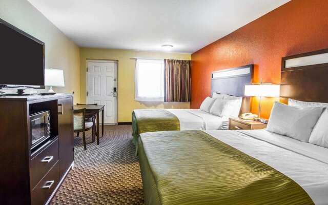 Quality Inn Holbrook near Petrified Forest