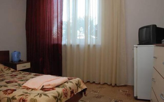 Yunost Hotel