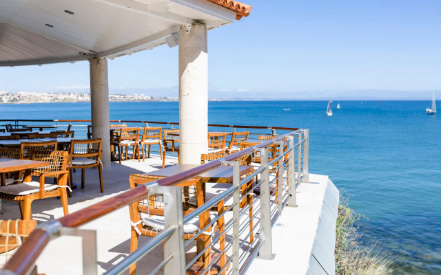 The Albatroz Hotel