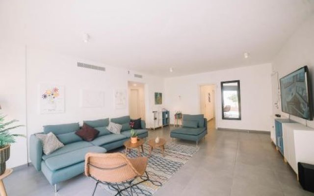 Luxury Neve Tsedek 3 Bdr Apartment