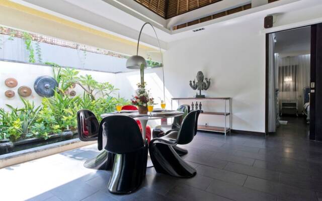 Private Villa in Seminyak 1142