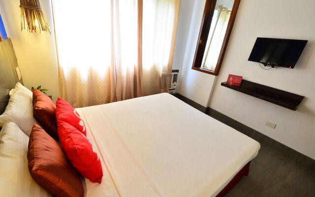 ZEN Rooms Station 1 White Beach