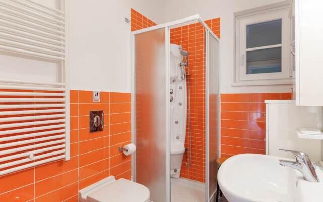 Graceful Holiday Home in Magliolo With Swimming Pool